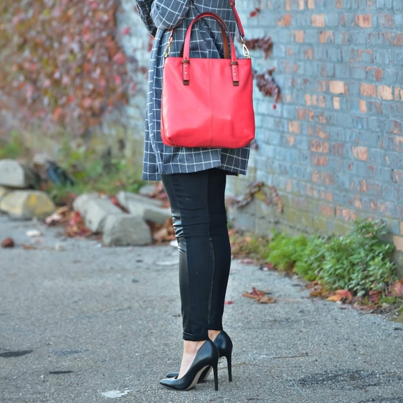 πMeet your Posher, Unique Boutiqueπ - Picture 3 of 4